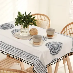 1747121469_Table Cloths and Runners.webp